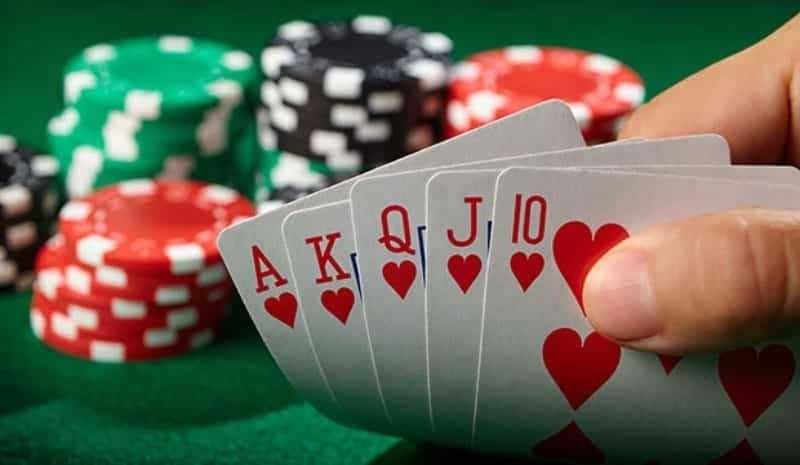 Các vòng cược Poker là một trò chơi bài phổ biến, trong đó người chơi đặt cược tiền vào mỗi vòng để kiếm lợi nhuận. Trò chơi này yêu cầu sự kỹ năng, chiến thuật và may mắn để giành chiến thắng.